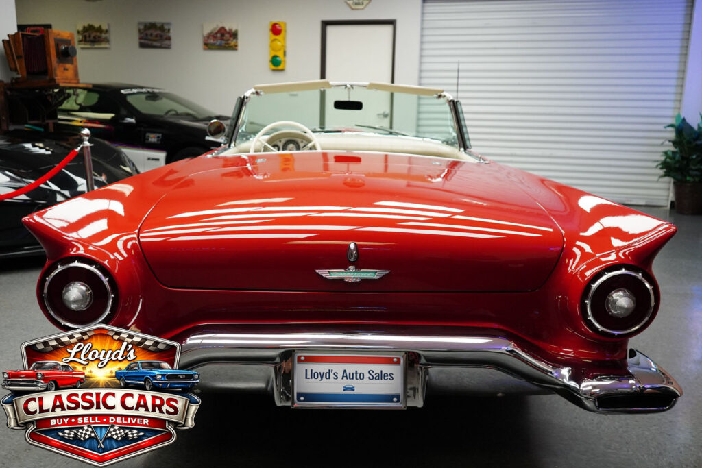 1957 Ford Thunderbird